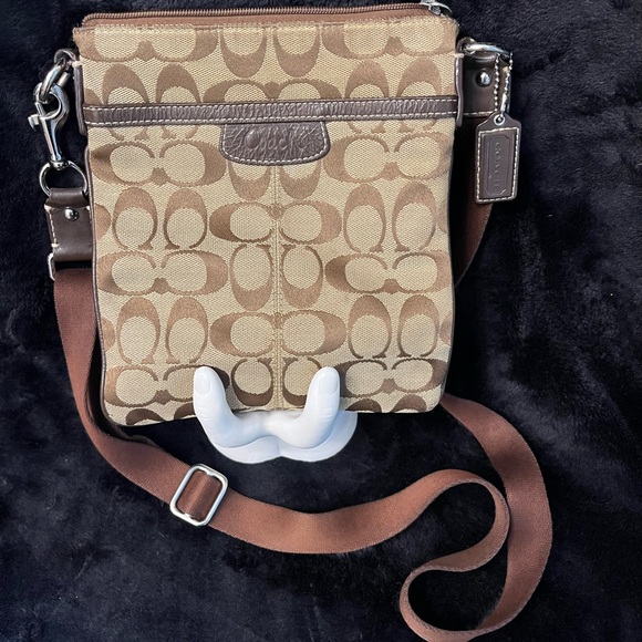 Coach Crossbody bag 6/10 - Picture 1 of 5